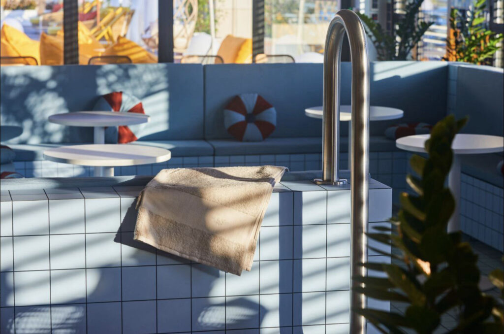 Pool Bar en Barcelona: bar con vistas para eventos por horas, foto 2