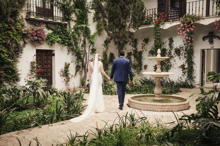 Jardines y patios interiores en Guillena: jardín con piscina para eventos por horas, foto 1