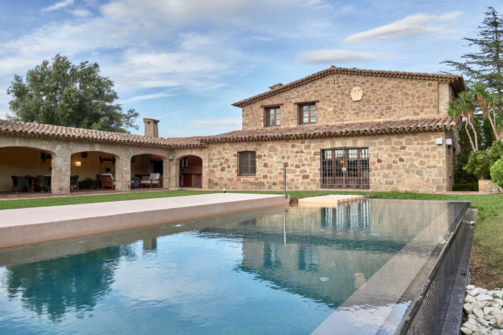 Masía Montserrat en El Bruc: masía con piscina para eventos por horas, foto 1