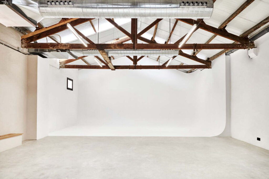 Nave diáfana multifuncional en Barcelona: nave, interior, para eventos por horas, foto 1