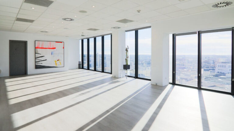 Saint Lu en Madrid: terraza con vistas para eventos por horas, foto 2