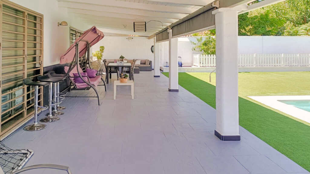 Casa con piscina en Málaga alquilada por horas para una fiesta de 18 cumpleaños